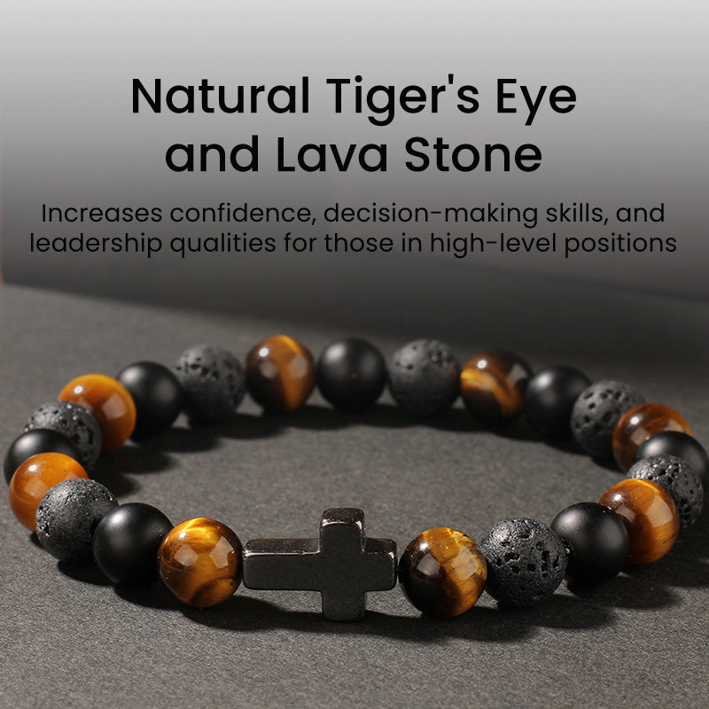 Beaded bracelet placed on smooth surface with overlay text highlighting properties like mental focus, clarity, and emotional balance.