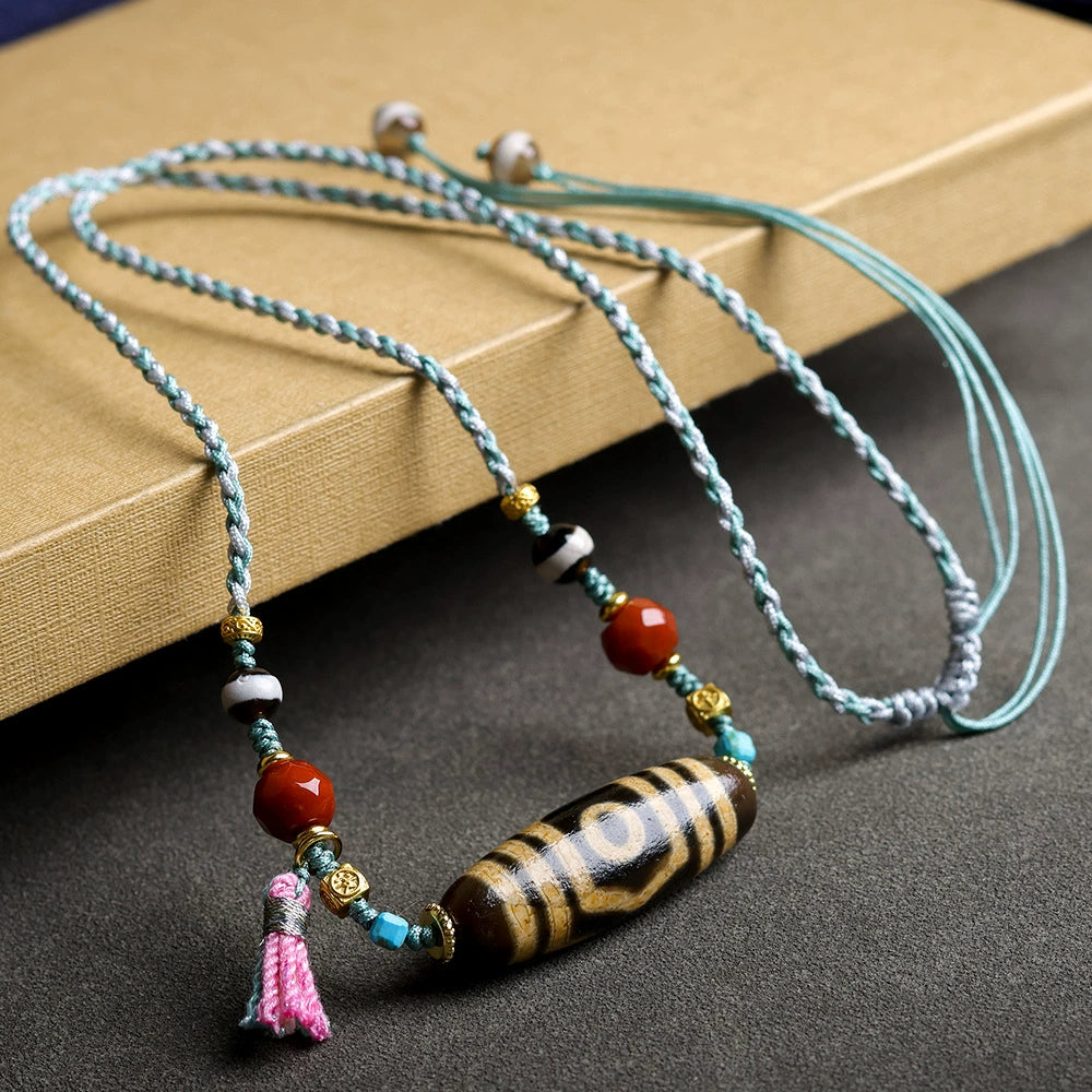 Tibetan Agate Three-Eye Dzi Bead Necklace – Vintage Ethnic Charm with Spiritual Significance